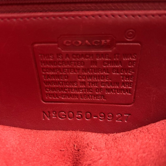 Vintage Coach Red Willis Bag in the 9927 - Picture 4 of 14